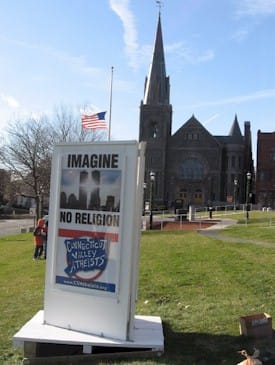 By Connecticut Valley Atheists [Attribution], via Wikimedia Commons